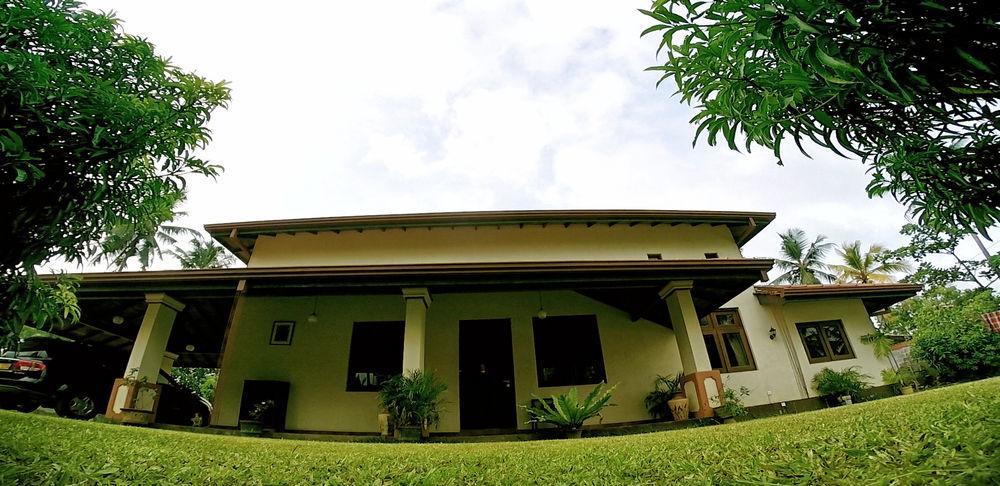 Airport Villa Katunayaka Exterior photo